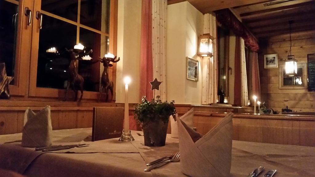 Hotel Garni - Restaurant Kaminstube 장크트안톤암아를베르크 외부 사진